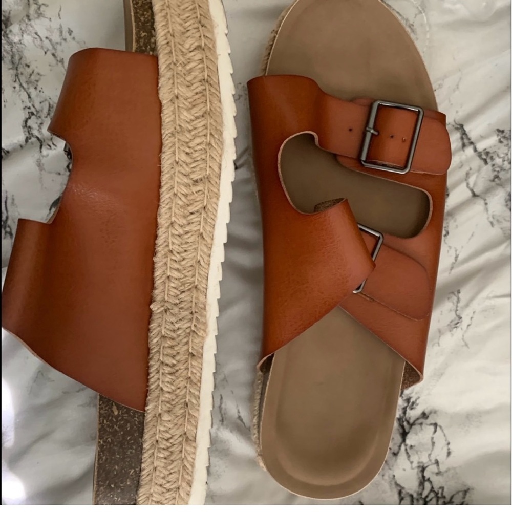 Torrid Flatform/platform sandals 10.5 WW